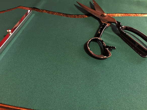【1点もの・デザイン画付き】ベルト付きゴブラン織りアシメトリー切り替えワンピース緑（KOJI TOYODA） 7枚目の画像
