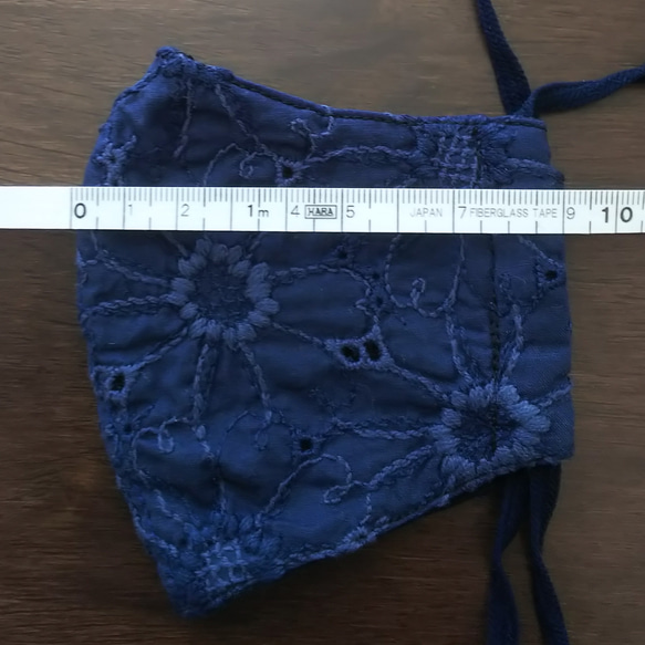 刺繍マーガレット紺 立体マスク(キッズ) 4枚目の画像