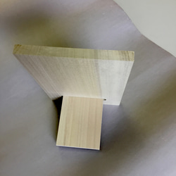 【天然木材使用】シンプル！木製スマホスタンド（U字溝） 2枚目の画像
