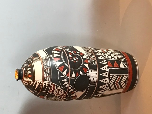 陶飾り壺 1枚目の画像
