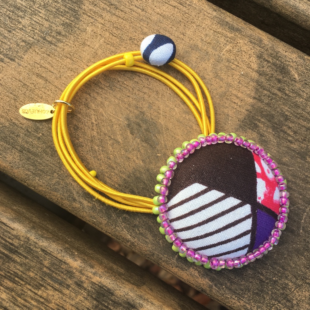 【2WAY ELASTICO(6)】アフリカンファブリックのくるみボタンがポイントのヘアゴムにもなるブレスレット