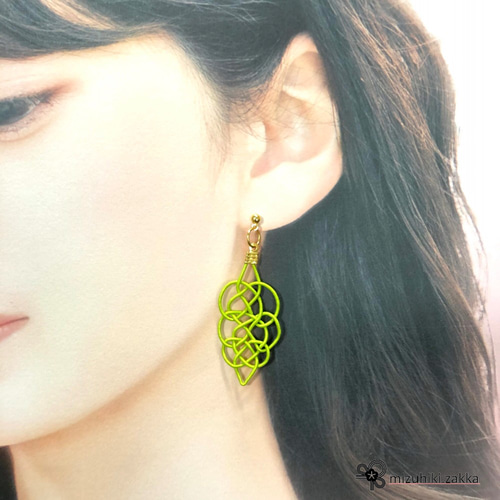 水引ピアス☆揺れ感も楽しめるリーフ型ピアス♡*ご縁を結ぶ水引 