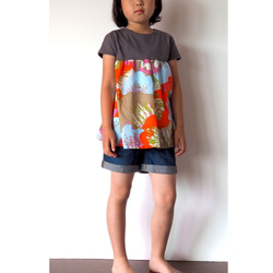 大きなカラフルフラワー　ギャザーチュニック　Tシャツ　(サーモンピンク） 8枚目の画像