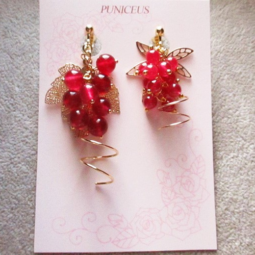 ルビーの葡萄 大きめイヤリング/ピアス イヤリング