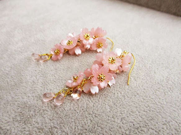 枝垂桜 揺れるピアス/イヤリング 2枚目の画像