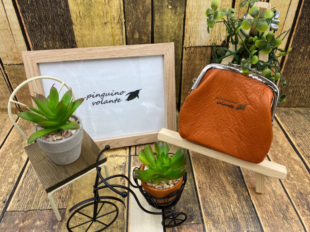 【姫路レザー】仕切りがま口　オレンジ　小物入れ　小銭入れ　カード入れ　がま口　仕切り付き　革　本革　カスタマイズOK商品