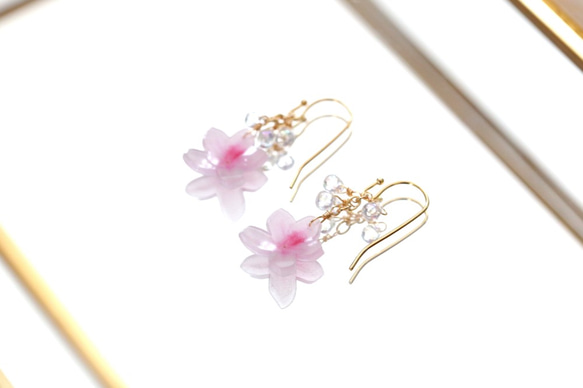 ツツジと雨雫のイヤリング・ピアス / 淡いピンク 2枚目の画像
