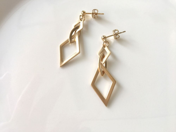 ひし形3連ピアス/イヤリング ピアス（スタッド・一粒） R 通販
