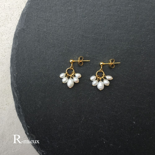 淡水パールのぶら下がりピアス/イヤリング ピアス（スタッド・一