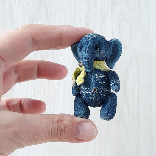 ミニチュア　小さな象のぬいぐるみ DJUNGELSKOG ジュンゲルスコグ ぬいぐるみ, ミニ/ゾウ, 12 cm - IKEA