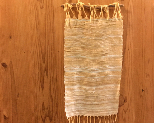 草木染め タペストリー 機織り ヤシャブシ 壁掛け フリンジ 掛物 麻 手染め 手染め麻タペストリー「掛け軸辛夷」 [京都洛柿庵オンラインショップ]