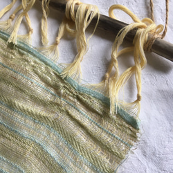 陽光-草木染め手織りタペストリー（絹と木綿と葛糸）クサギの水色と葛の緑 5枚目の画像