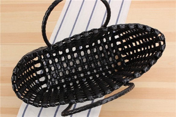 手織りの黒いショッピングトートバッグ 4枚目の画像