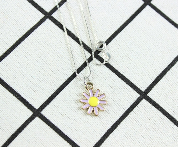 紫の太陽の花のネックレス、チャームネックレス、親友への贈り物 4枚目の画像