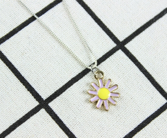 紫の太陽の花のネックレス、チャームネックレス、親友への贈り物 5枚目の画像