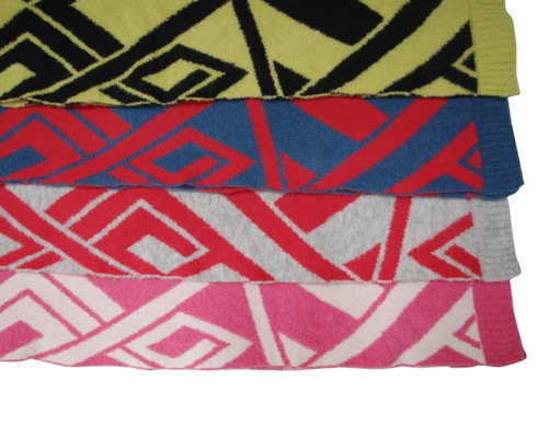 保温性抜群 幾何学模様のふわふわスリムマフラー(カラフル1)】 ベビー