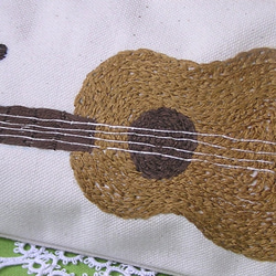 手刺繍　ウクレレペンケース（青の蝶と） 4枚目の画像