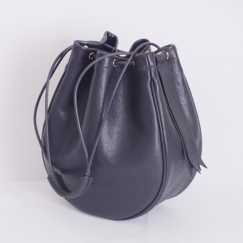 ブラックレザー巾着型ハンドバッグ 本革巾着バック ショルダー付 ブラック 大人レザーhashimoto 匠