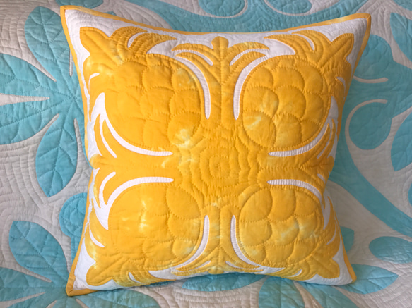 ハワイ土産　カハラホテル　ハワイアンキルト　クッションカバー　黄色 ハワイ土産 カハラホテル ハワイアンキルト クッションカバー 黄色