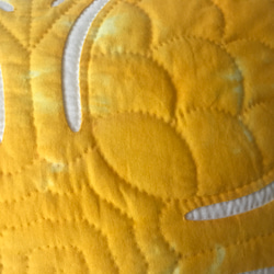 値下げ✨クッションカバー ハワイアンキルト パイナップル 白×黄色 2枚目の画像