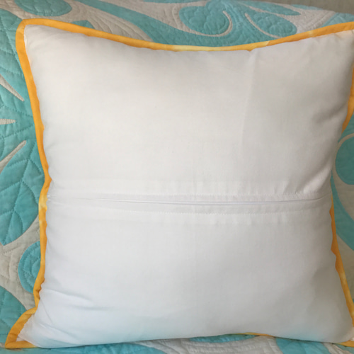 ハワイ土産　カハラホテル　ハワイアンキルト　クッションカバー　黄色 値下げ✨クッションカバー ハワイアンキルト パイナップル 白×黄色