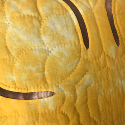 値下げ✨クッションカバー ハワイアンキルト パイナップル 黄色×茶色 2枚目の画像