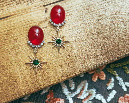 レッド系　ビジュー　ピアス　ハンドメイド　イヤリング変更可 レッド系 ビジュー ピアス ハンドメイド イヤリング変更可能