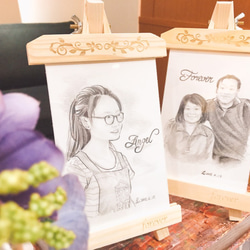 客製化素描肖像➕訂製畫架框贈禮盒、小卡 訂製 水彩 素描 插畫 似顏繪 手繪 禮物 生日 婚禮 第1張的照片
