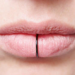 リップ  ピアス Fake Lip piercing  Cuff 1枚目の画像