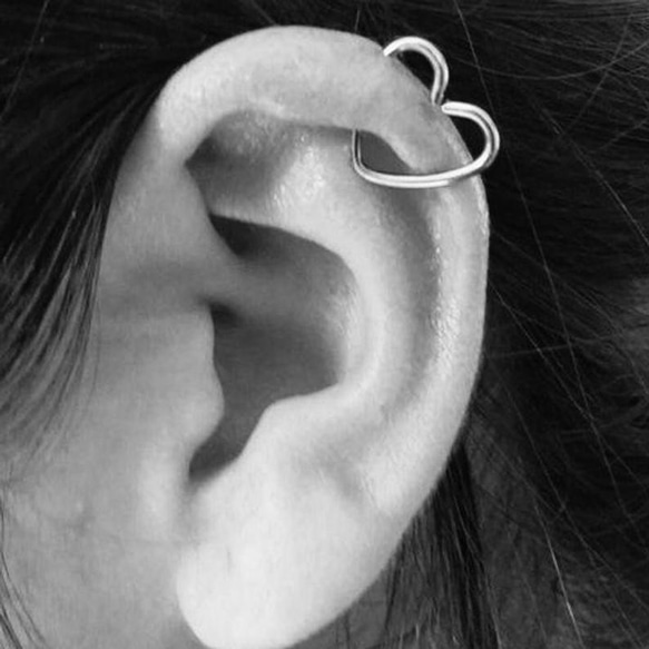 Single of  Helix Heart Cartilage Earring 3枚目の画像