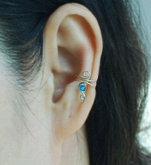 Ear Cuff with crystal glass Beads, イヤーカフ 2枚目の画像