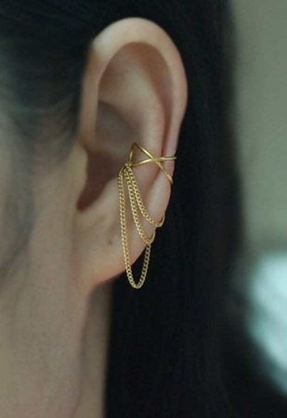 Cross X Ear cuff with 3 Chains, イヤーカフ 3枚目の画像