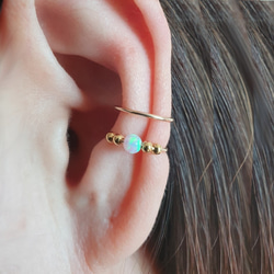 Double Band Ear Cuff with Opal Bead, イヤーカフ 3枚目の画像