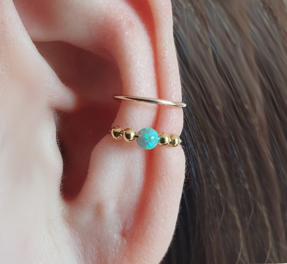 Double Band Ear Cuff with Opal Bead, イヤーカフ 2枚目の画像