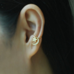 14kgf / Silver  Ear Cuff with Crescent and Star Charm 1枚目の画像