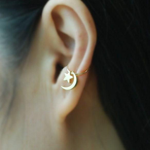 14kgf / Silver  Ear Cuff with Crescent and Star Charm 3枚目の画像