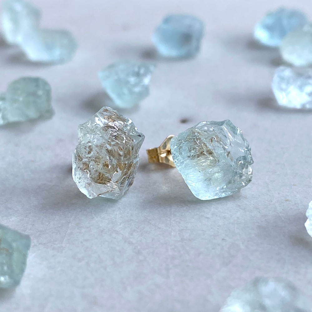 クチ族チャームとモスアクアマリンのピアス イヤリングに変更可　ヴィンテージパーツ クチ族チャームとモスアクアマリンのピアス イヤリングに変更可