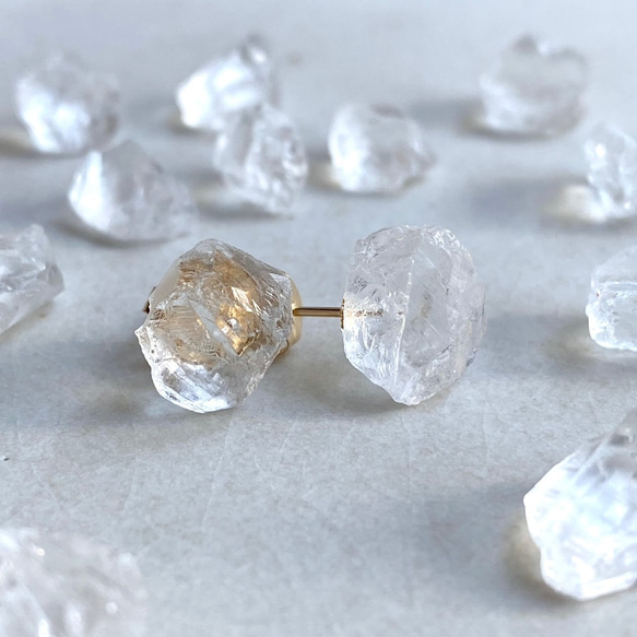 クォーツ (水晶) 鉱物原石 ピアス/イヤリング 【石おまかせ/金具