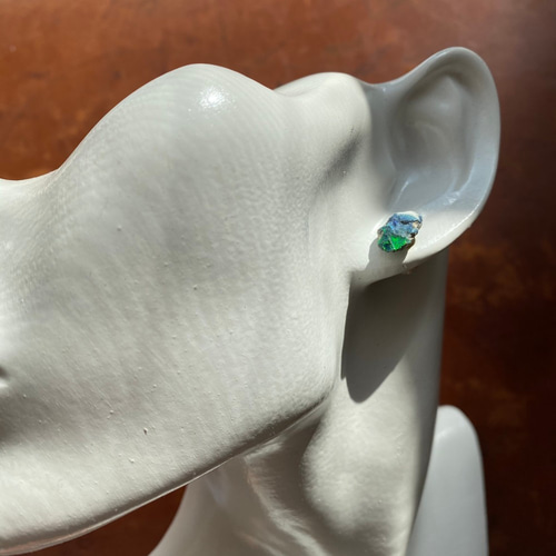 オパール鉱物原石 K18 18金ピアス 【一点もの】ハンドメイド天然石