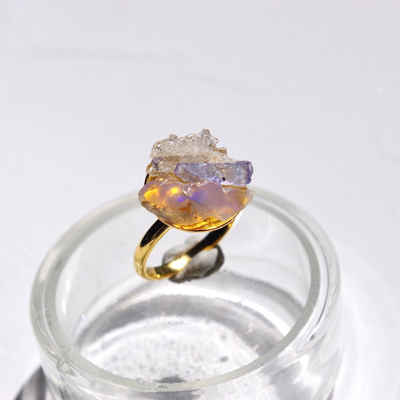 オパール × タンザナイト鉱物原石 リング(指輪)【一点もの】ハンドメイド天然石アクセサリー 1枚目の画像