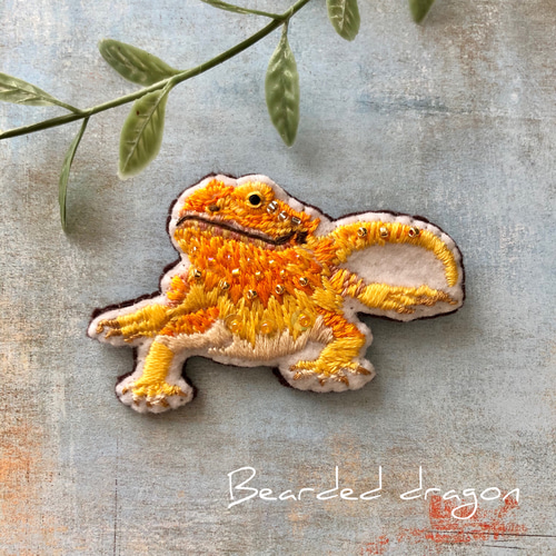 フトアゴヒゲトカゲ刺繍ブローチ ブローチ kyupko 通販 10389344 フトアゴヒゲトカゲ刺繍ブローチ ブローチ kyupko 通販 10389344