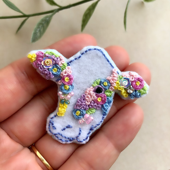 ウシ刺繍ブローチ(ブルー) 7枚目の画像