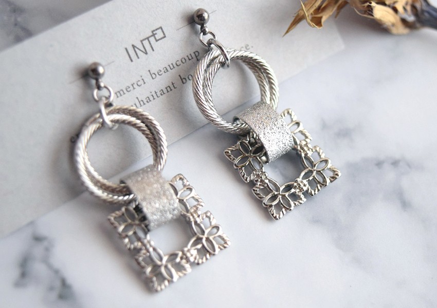 日本製Pt900｜One Tone Metal Pierce｜プラチナスタッドピアス