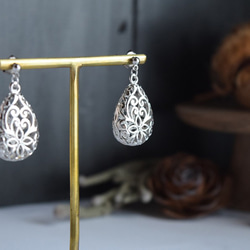 日本製Pt900｜Filigree drop pierce｜プラチナスタッドピアス 1枚目の画像