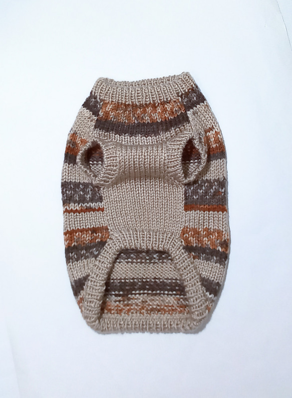 ｢在庫処分｣　Mサイズ手編みのセーター(首=26 胴=38 着丈=28) 3枚目の画像