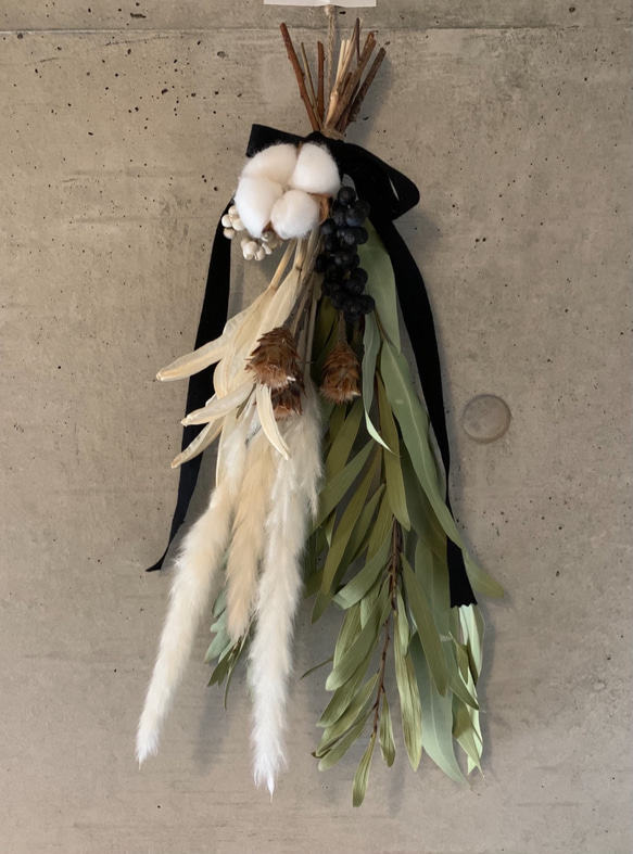 リューカデンドロを大人っぽく束ねた　ナチュラル　スワッグ  ドライフラワー リューカデンドロを大人っぽく束ねた ナチュラル スワッグ ドライ