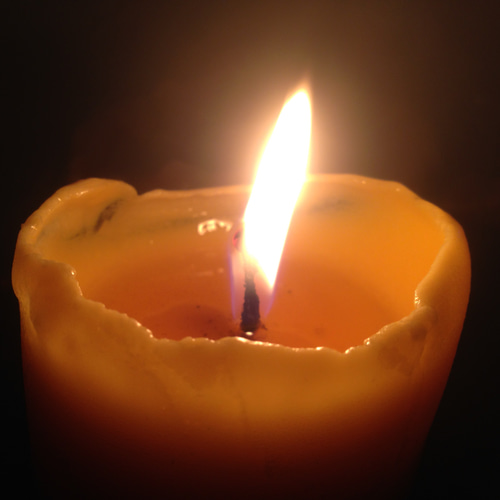 蜜蝋100%の大きなキャンドル キャンドル・キャンドルホルダー