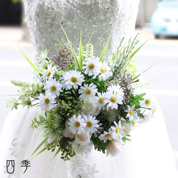 ブーケ 造花 クラッチブーケ デージー ホワイト ローズ ナチュラル  