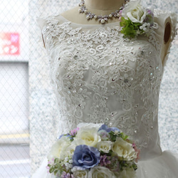 ブーケ 造花 ラウンドブーケ ホワイト ブルー ナチュラル ローズ バラ ヘッドドレス付き 結婚式 前撮り B_0164 3枚目の画像