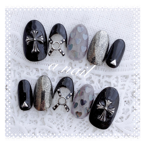 ❤︎ページ　ネイルチップ ブラック ハーネス クロス ハート シルバーミラー ジェルネイルチップ